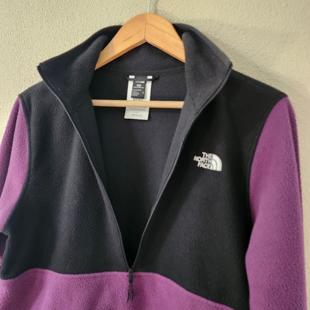 The North Face Half Zip Front Polartec Pullover Sweater - Picture 4 of 14